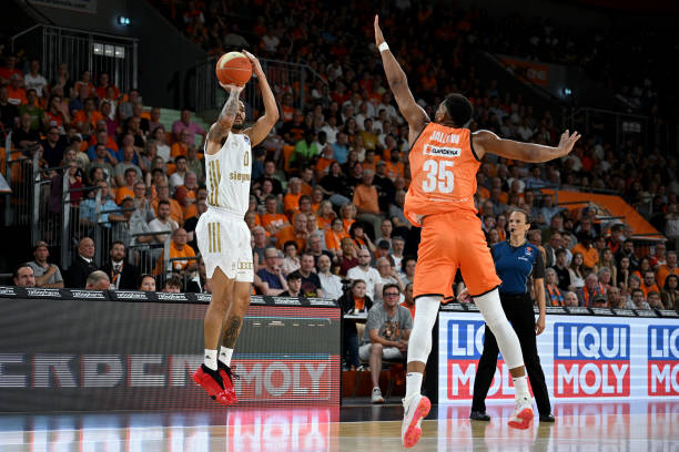 空中对抗还 空中对抗还