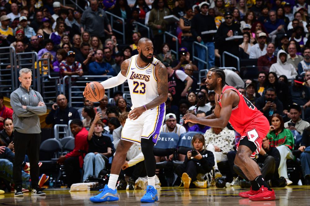 通过出售姆 通过出售姆